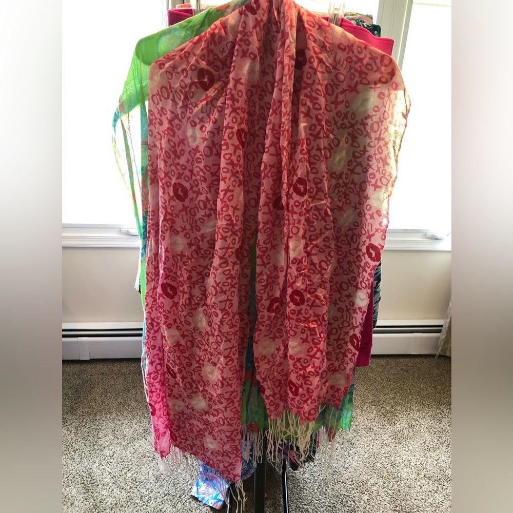 HTF Lilly Pulitzer Valentine’s Day scarf